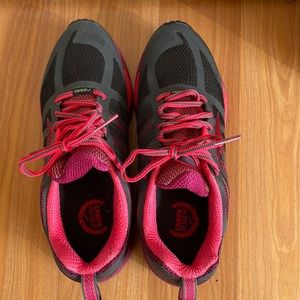 Women’s Brooks Cascadia Gore-Tex Hiking Shoe